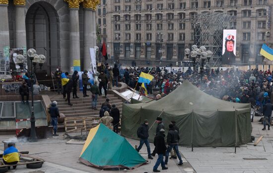 People's Veche (Assembly) of radicals on Indepence Square in Kiev