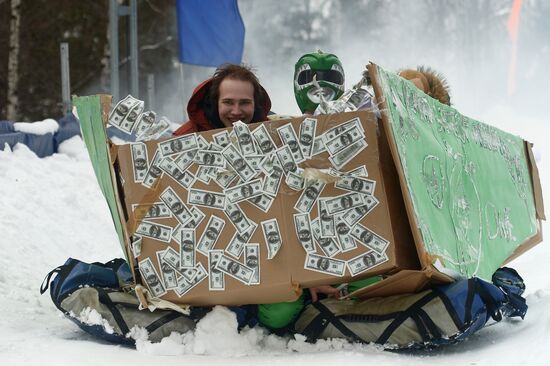Battle Sledge, 4th festival of quaint sleds