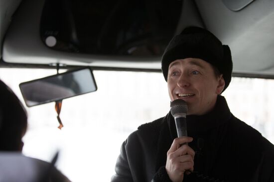 Sergei Bezrukov conducts excursion around Gogol sites