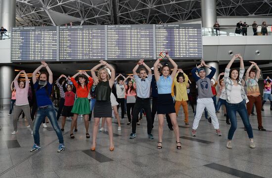 City dancing event "Dance, Moscow!" in Vnukovo airport