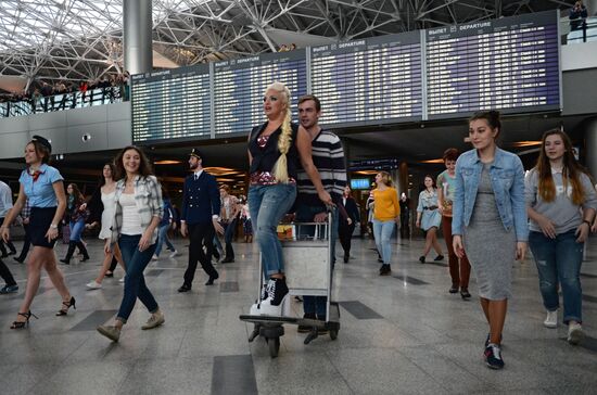 City dancing event "Dance, Moscow!" in Vnukovo airport