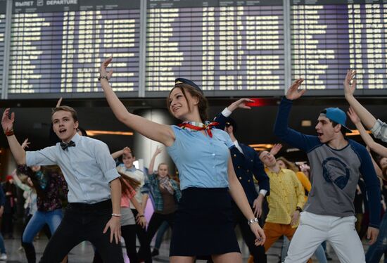 City dancing event "Dance, Moscow!" in Vnukovo airport