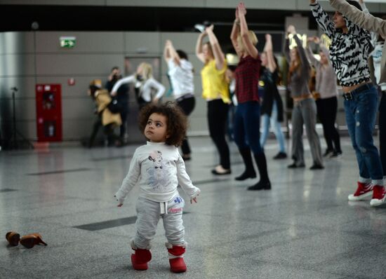 City dancing event "Dance, Moscow!" in Vnukovo airport