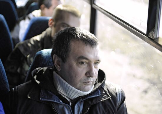 Lugansk People's Republic and Kiev swap POWs under 3 by 6 format