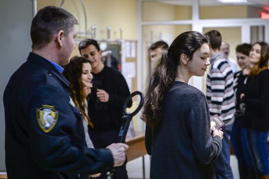 Russian students take mock oral state graduation test in foreign languages