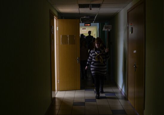 Russian students take mock oral state graduation test in foreign languages