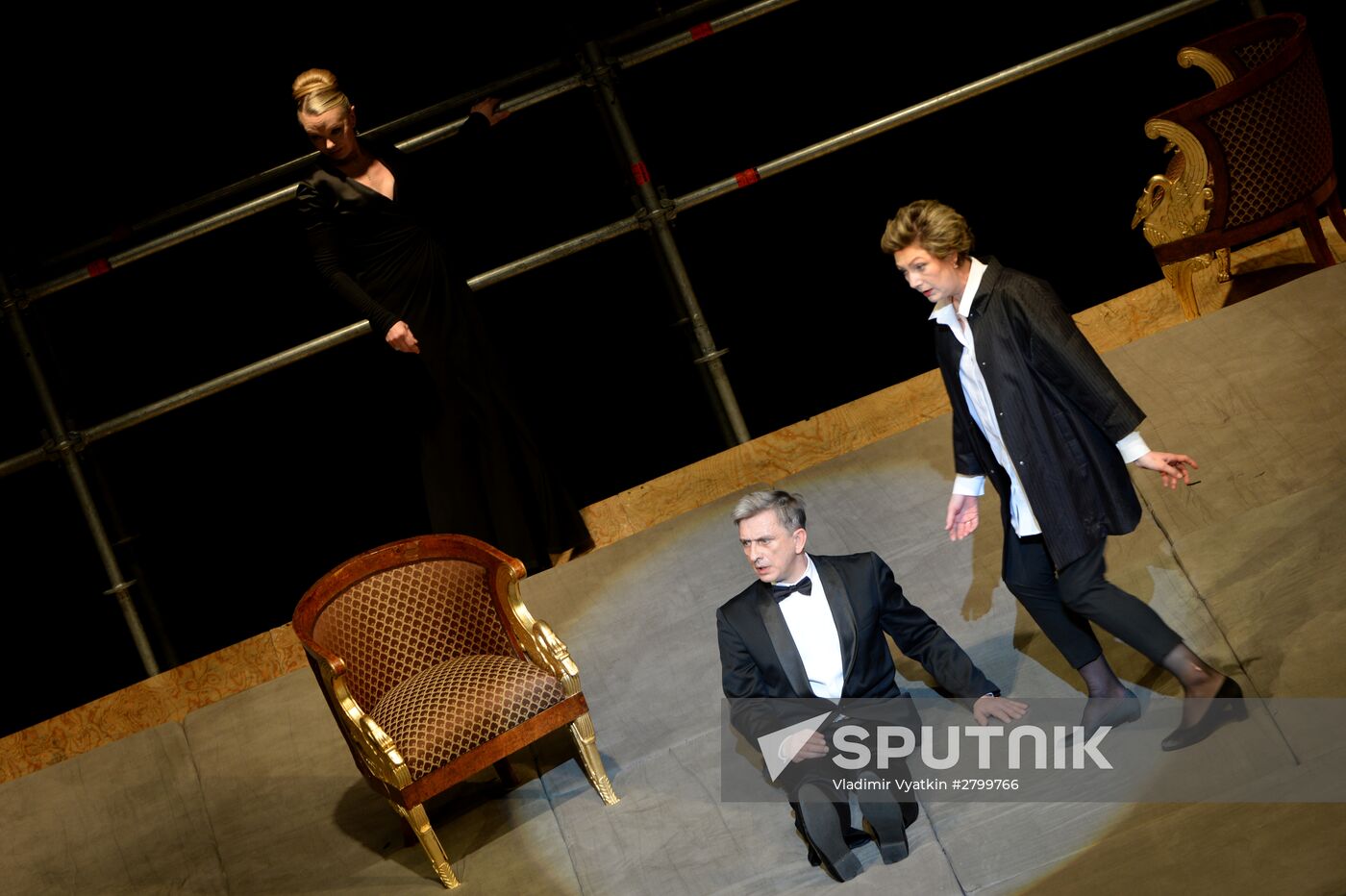 The Drunken play