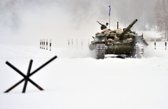 Qualifying round for 2016 Tank Biathlon Competition