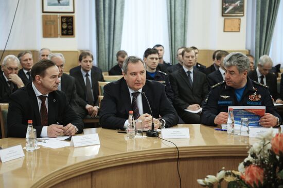 Deputy Prime Minister Dmitry Rogozin holds meeting on military aviation