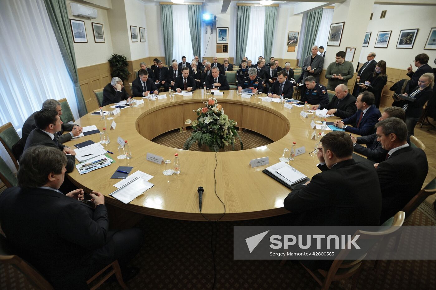 Deputy Prime Minister Dmitry Rogozin holds meeting on military aviation
