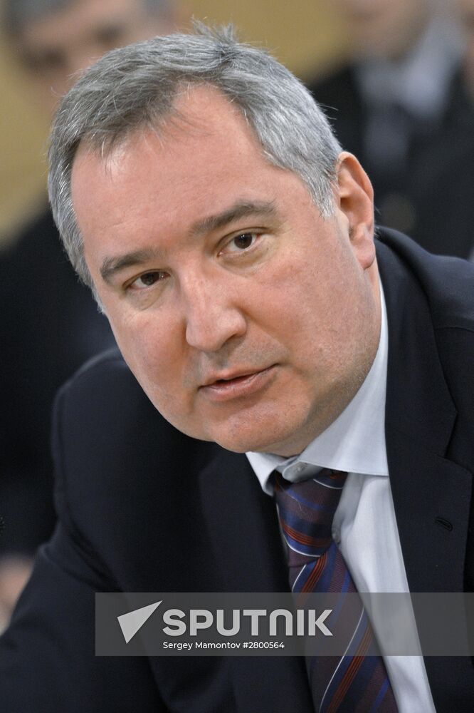 Deputy Prime Minister Dmitry Rogozin holds meeting on military aviation
