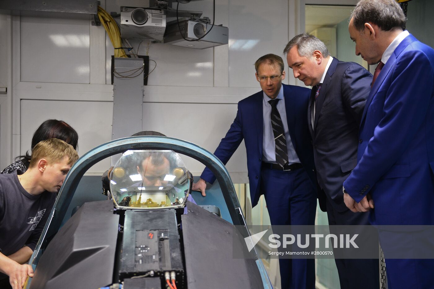 Deputy Prime Minister Dmitry Rogozin holds meeting on military aviation