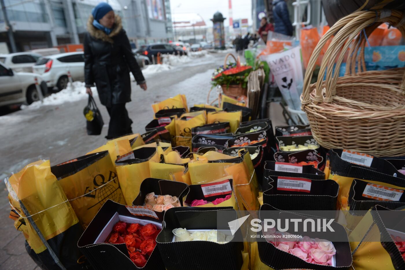 Flowers on sale in Moscow before March 8 holiday