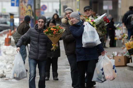 Flowers on sale in Moscow before March 8 holiday