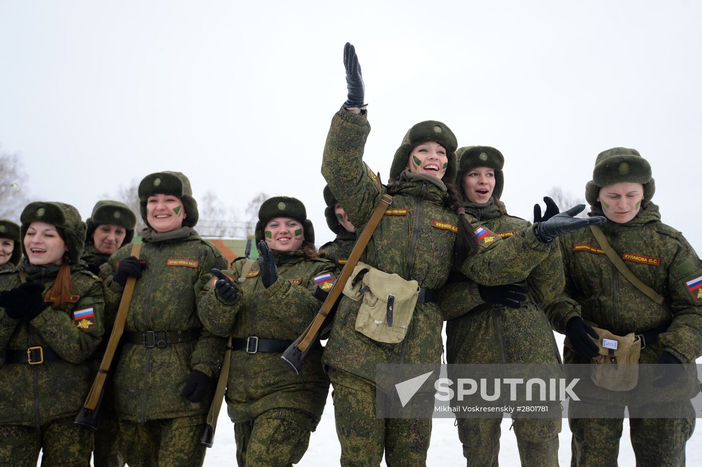 "Makeup under Camouflage" contest for female troops in Pereslavl-Zalessky