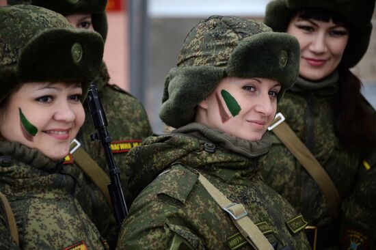 "Makeup under Camouflage" contest for female troops in Pereslavl-Zalessky