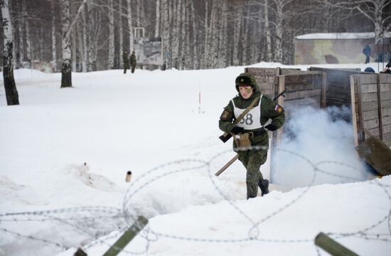 "Makeup under Camouflage" contest for female troops in Pereslavl-Zalessky