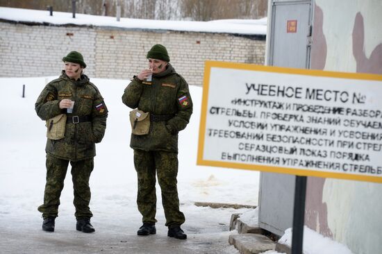 "Makeup under Camouflage" contest for female troops in Pereslavl-Zalessky