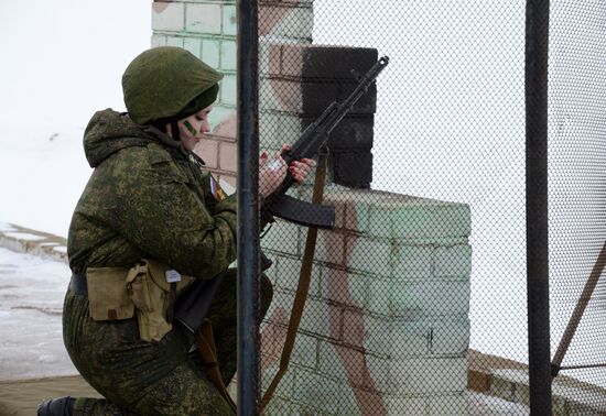 "Makeup under Camouflage" contest for female troops in Pereslavl-Zalessky