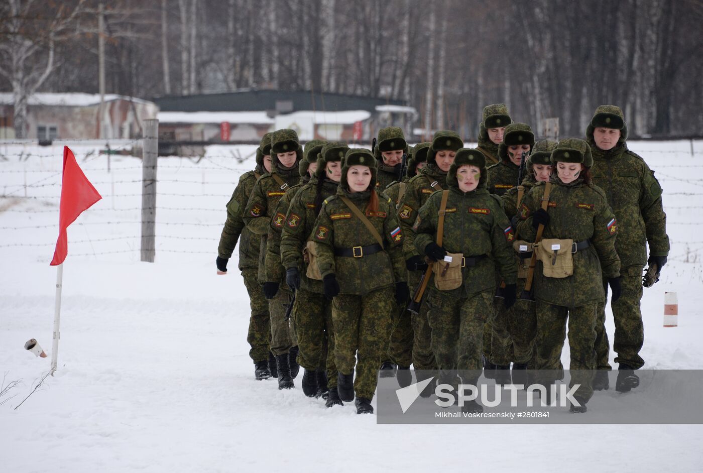 "Makeup under Camouflage" contest for female troops in Pereslavl-Zalessky