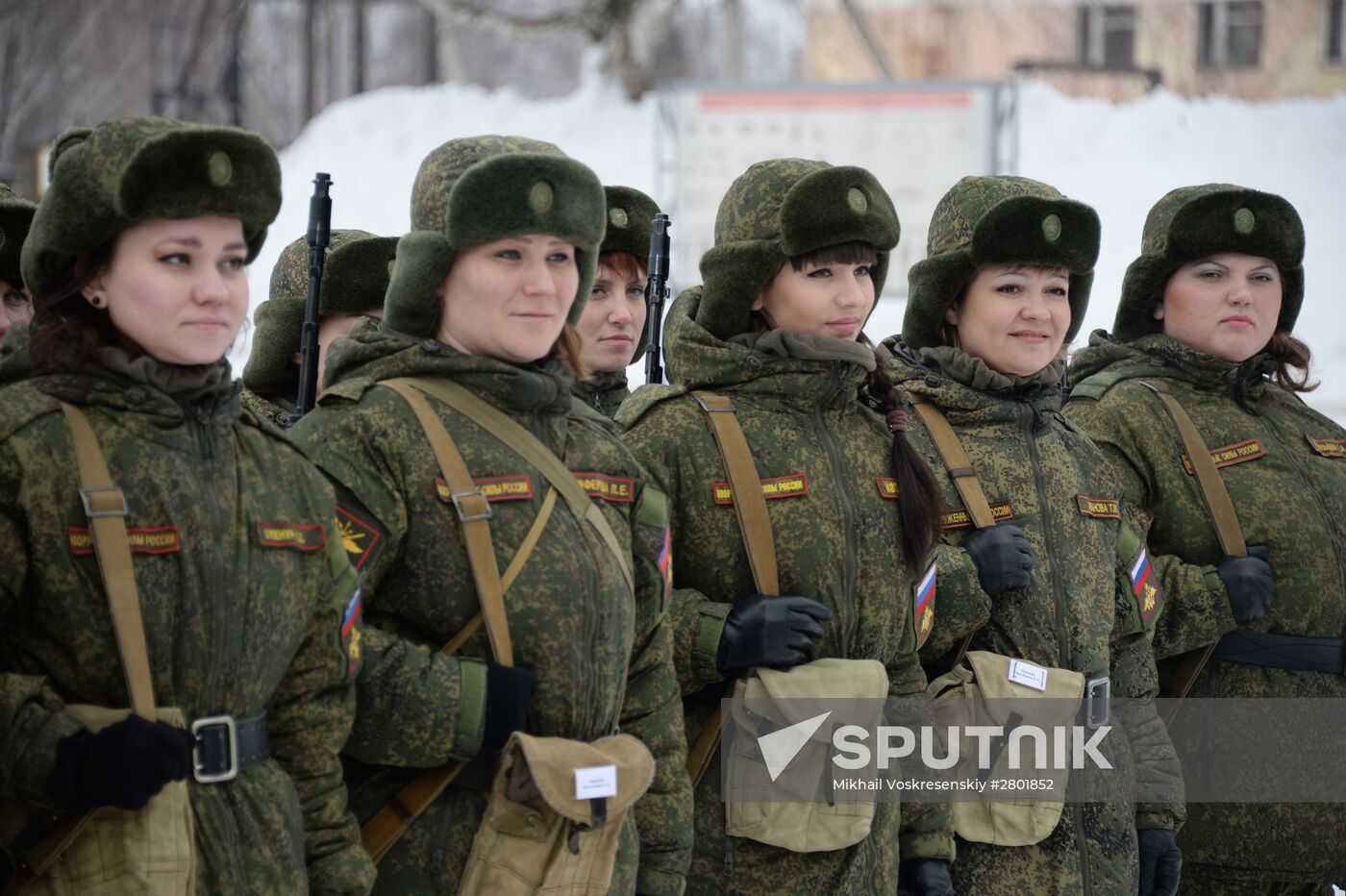 "Makeup under Camouflage" contest for female troops in Pereslavl-Zalessky