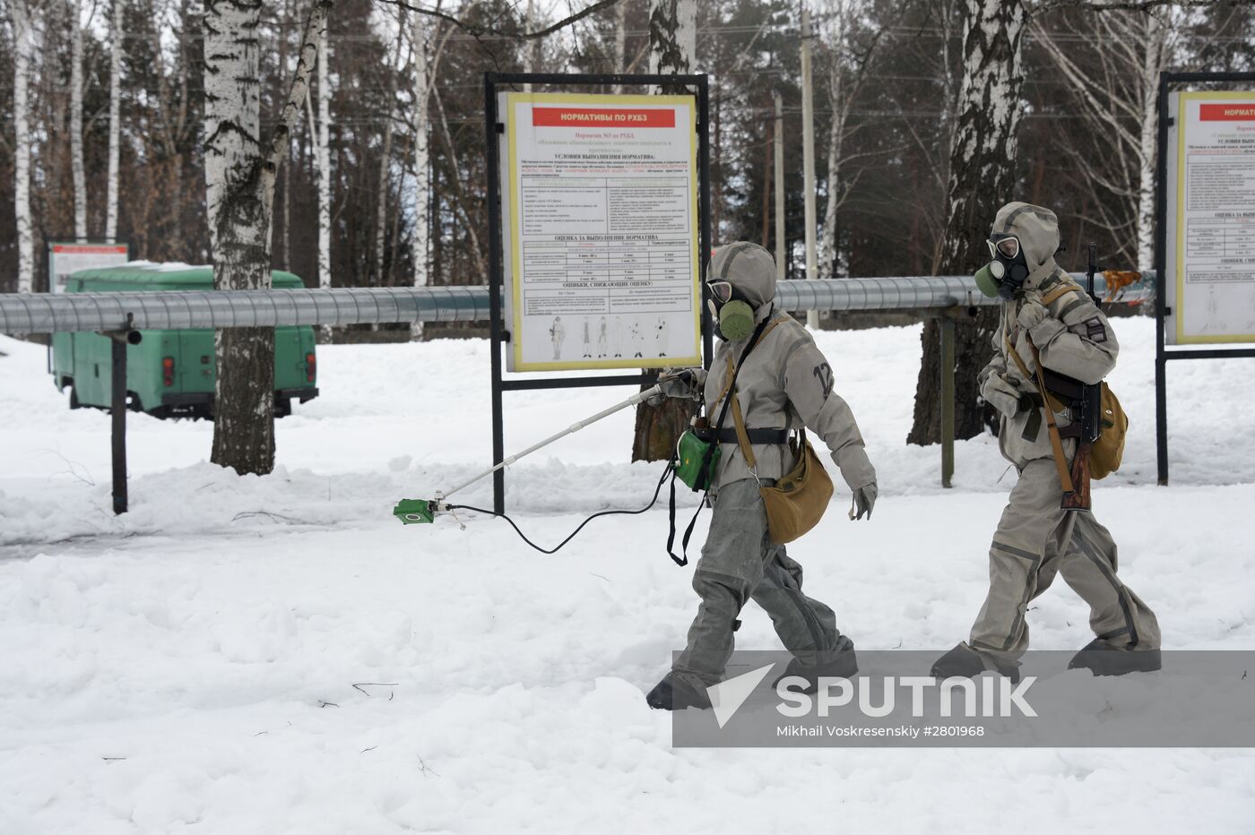 "Makeup under Camouflage" contest for female troops in Pereslavl-Zalessky