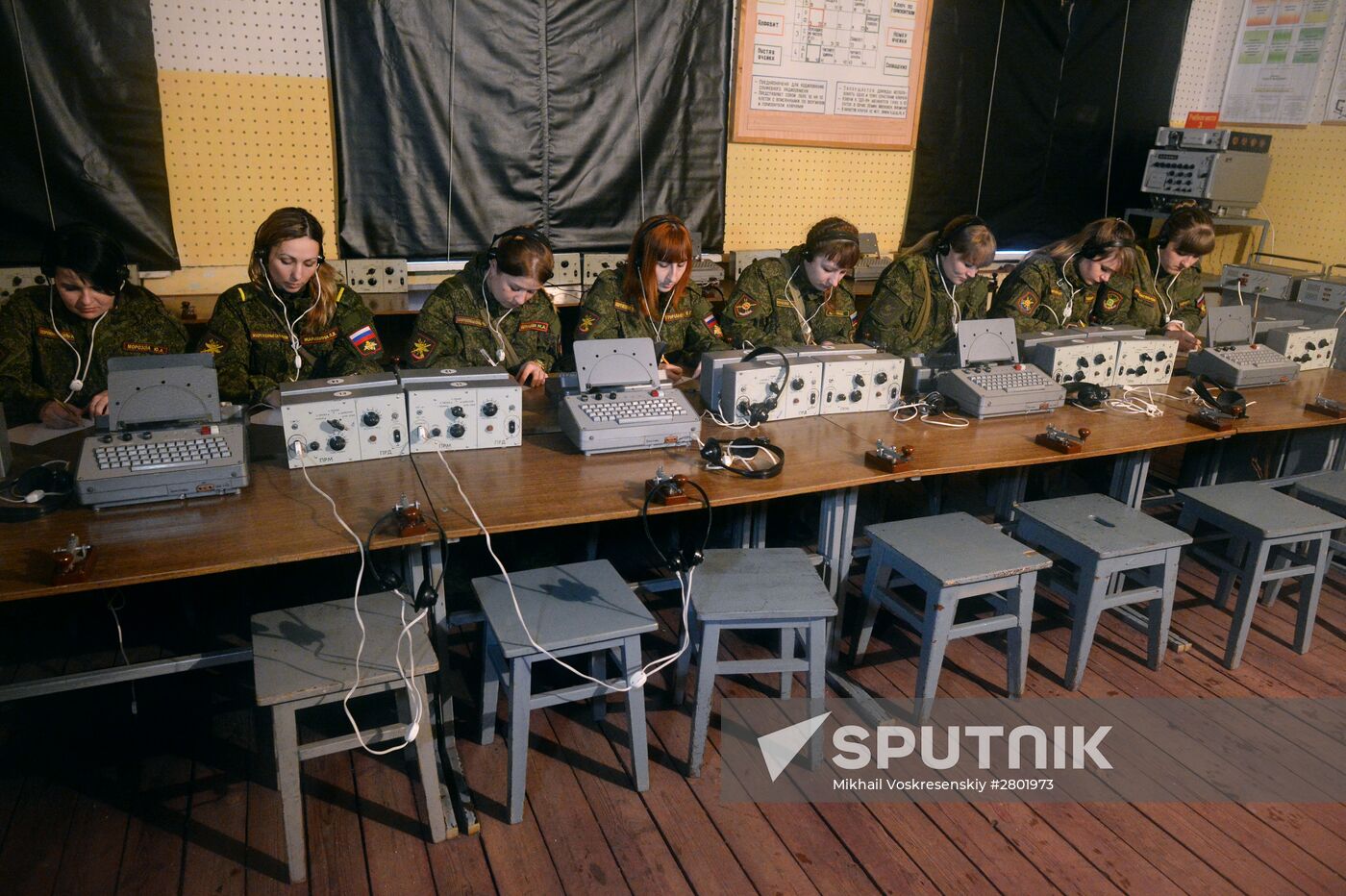 "Makeup under Camouflage" contest for female troops in Pereslavl-Zalessky