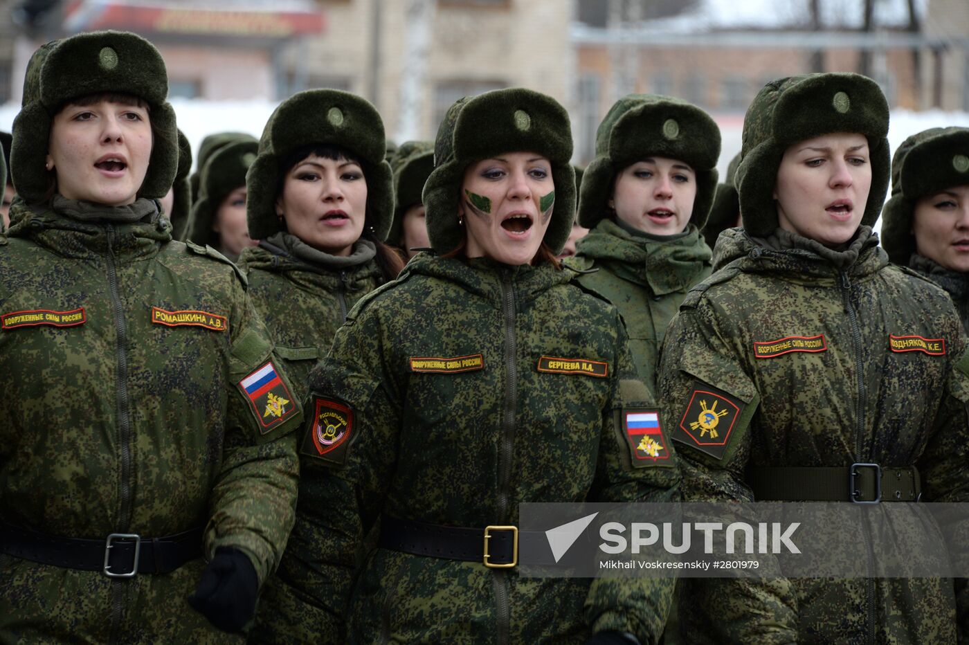 "Makeup under Camouflage" contest for female troops in Pereslavl-Zalessky