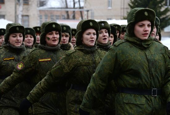 "Makeup under Camouflage" contest for female troops in Pereslavl-Zalessky