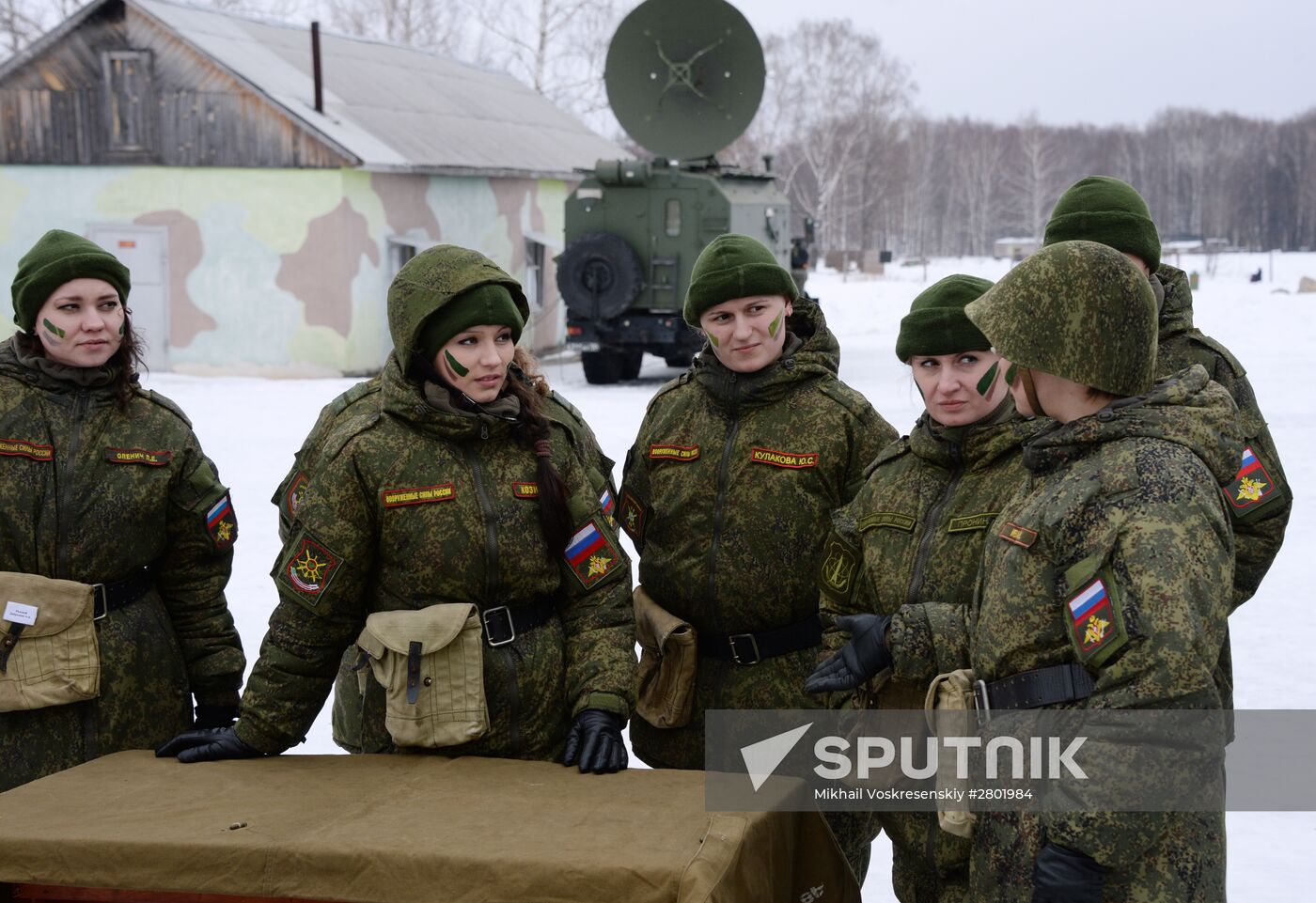 "Makeup under Camouflage" contest for female troops in Pereslavl-Zalessky