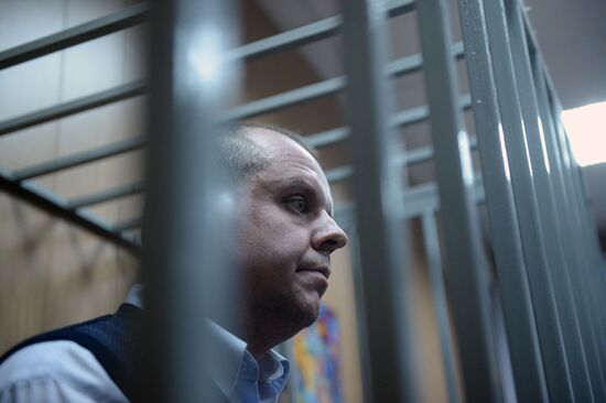 Hearings on investigators' application for Sergei Donetsky's arrest in Meshchansky Court
