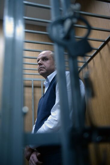 Hearings on investigators' application for Sergei Donetsky's arrest in Meshchansky Court
