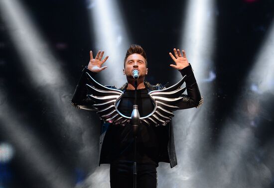 "Women Like Me" concert