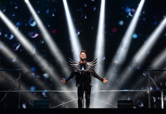 "Women Like Me" concert