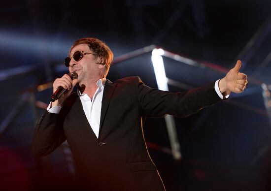 "Women Like Me" concert