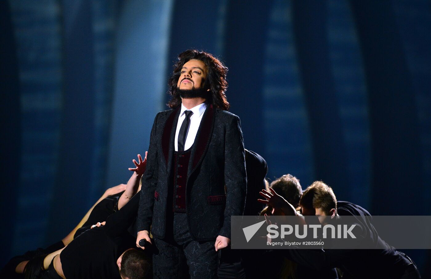 Valentin Yudashkin show