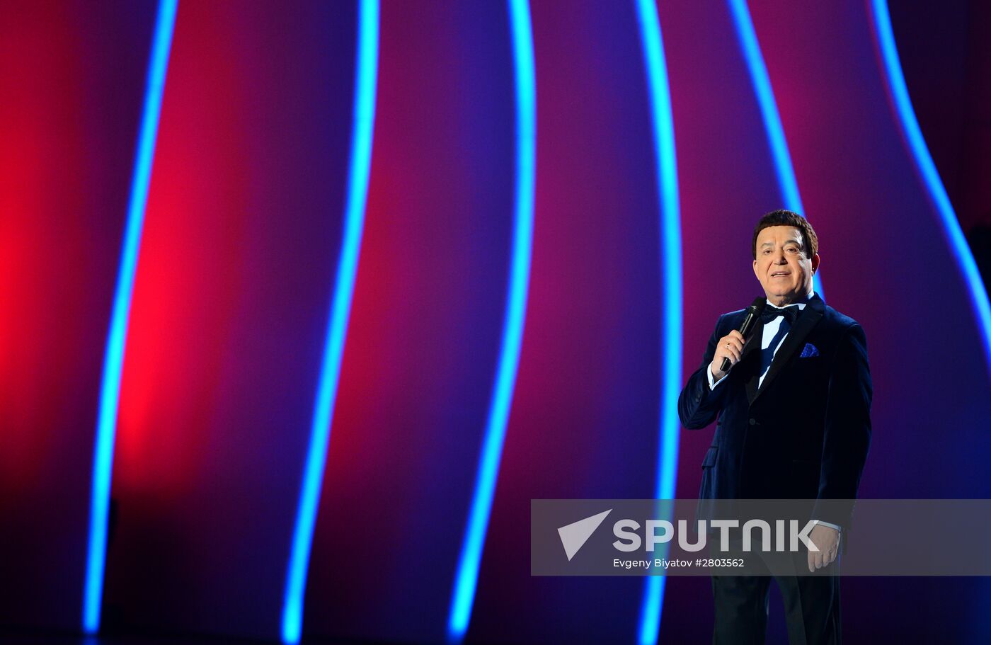 Valentin Yudashkin show