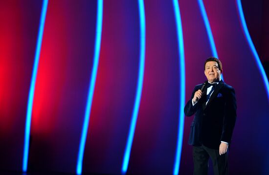 Valentin Yudashkin show