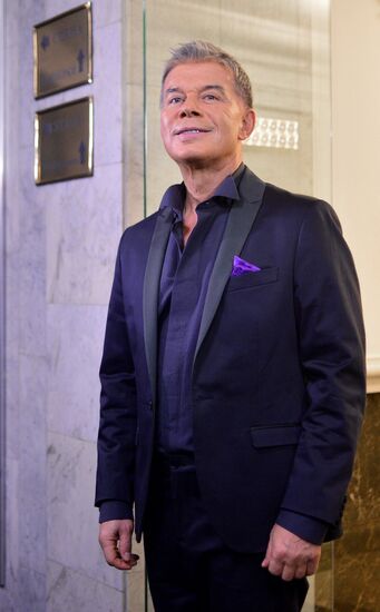 Valentin Yudashkin show