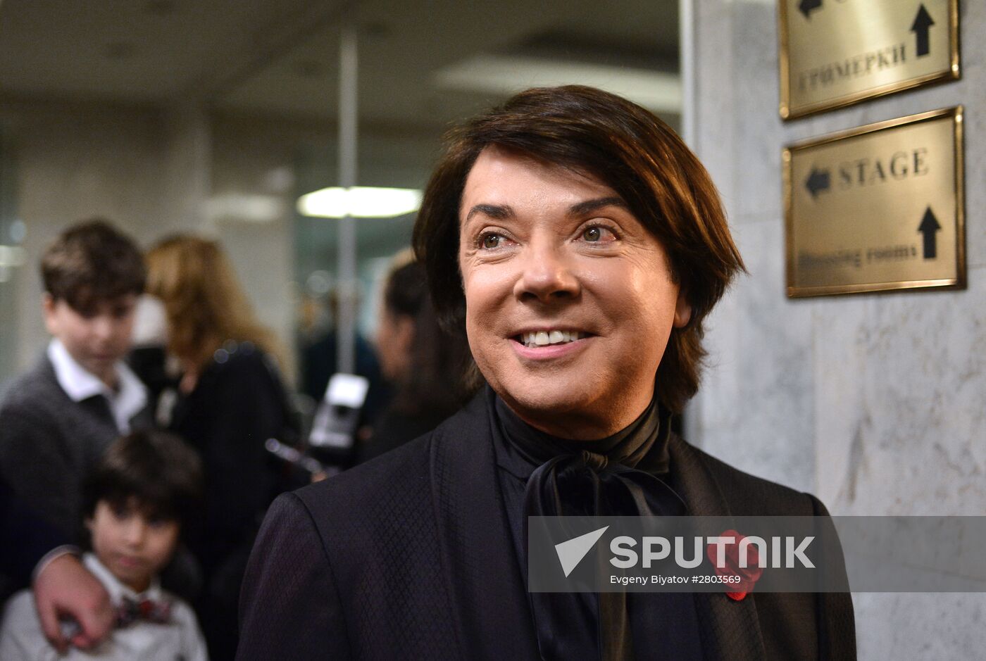 Valentin Yudashkin show