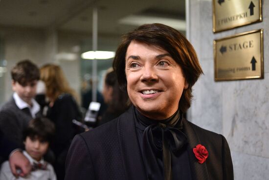 Valentin Yudashkin show