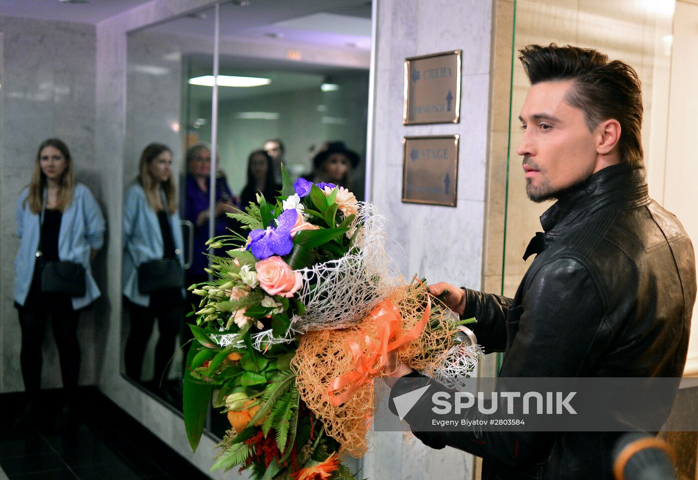 Valentin Yudashkin show