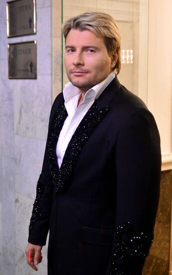 Valentin Yudashkin show