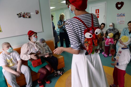 Doctor Clown at Russian Children's City Hospital