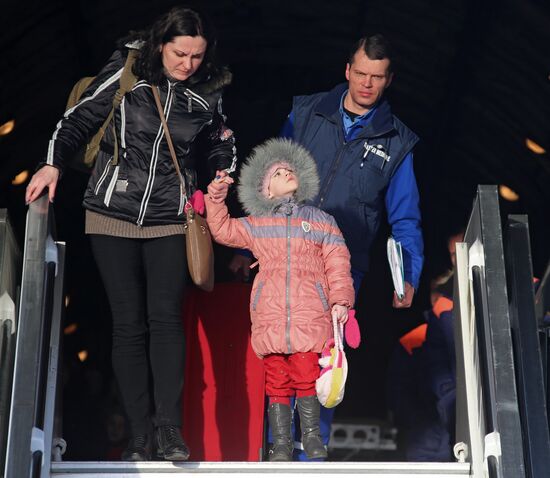 Russian Emergency Ministry helicopter arrives from Donbass with critically ill children aboard