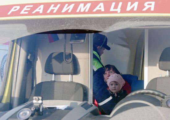 Russian Emergency Ministry helicopter arrives from Donbass with critically ill children aboard