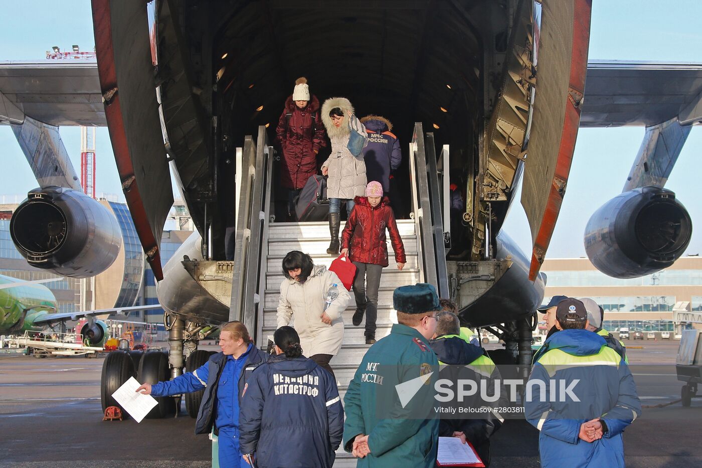Emergencies Ministry's aircraft with seriously ill children from Donbass