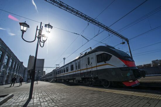 New electric passenger train presented in Moscow