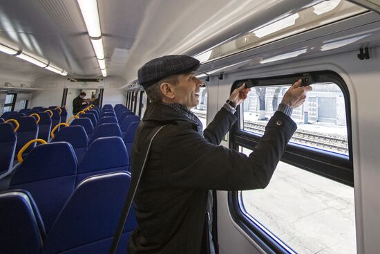 New electric passenger train presented in Moscow
