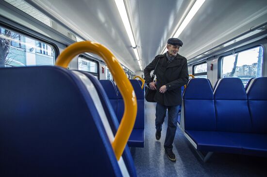 New electric passenger train presented in Moscow